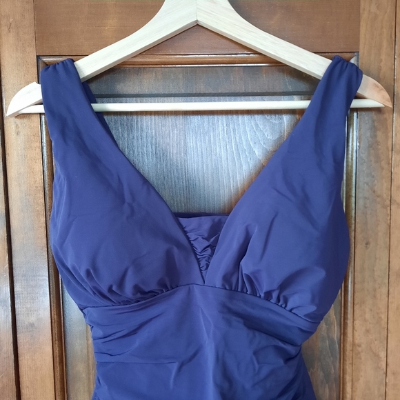 Lands' End Slendersuit Grecian Low Leg One Piece Swimsuit Blackberry 517227 - Picture 4 of 16